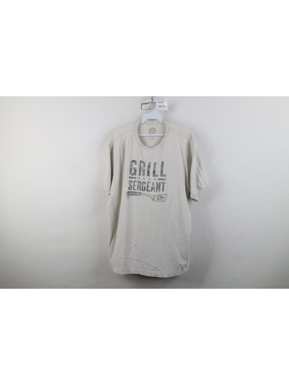 Life Is Good Mens XL Distressed Spell Out Grill Sergeant Grilling Dad T-Shirt
